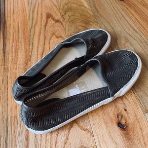 Frye Kira Slip On 8.5